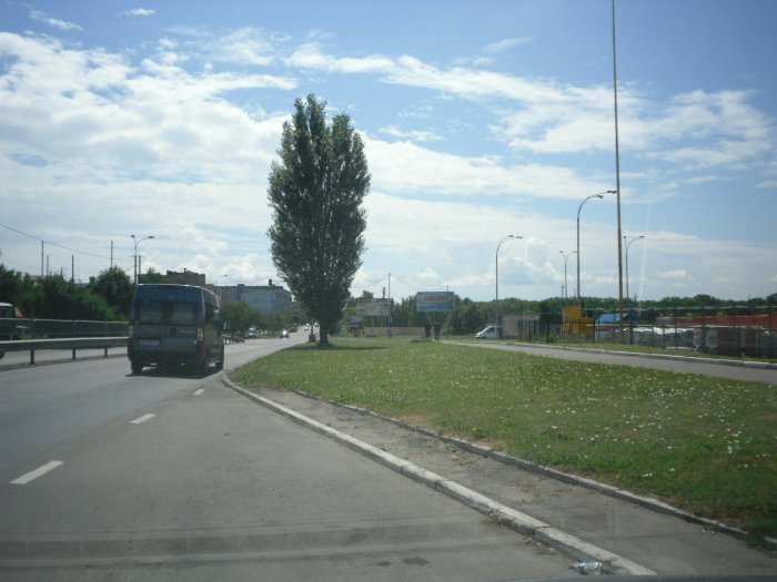 м. Рівне, вул. Макарова, 17