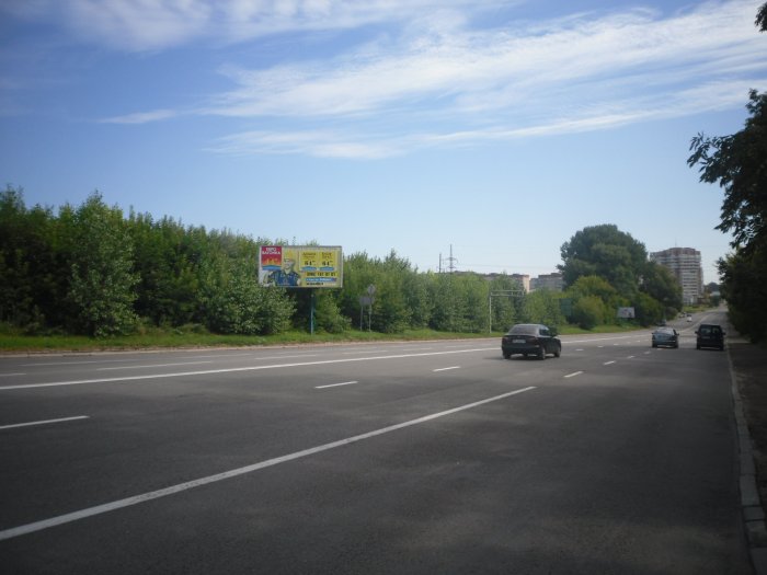 м. Рівне, вул. Дубенська, в районі перехрестя з вул. Я. Гашека