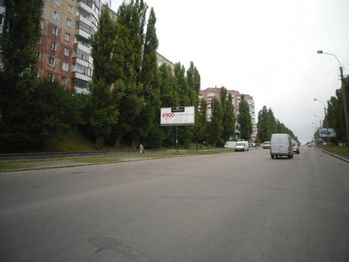 м. Рівне, вул. Р.Шухевича, 18