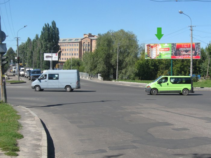 м. Рівне, вул. Р.Шухевича, в районі перехрестя з вул. Кн. Володимира