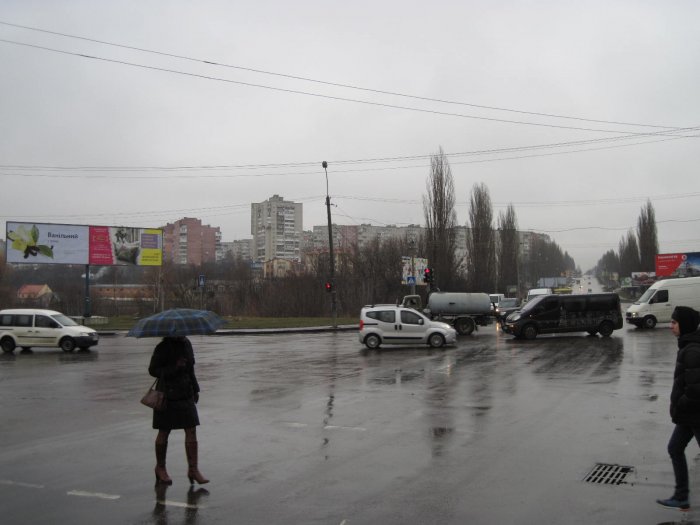м. Рівне, вул. Р.Шухевича, в районі перехрестя з вул. Кн. Володимира