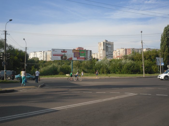м. Рівне, вул. Р.Шухевича, в районі перехрестя з вул. Кн. Володимира